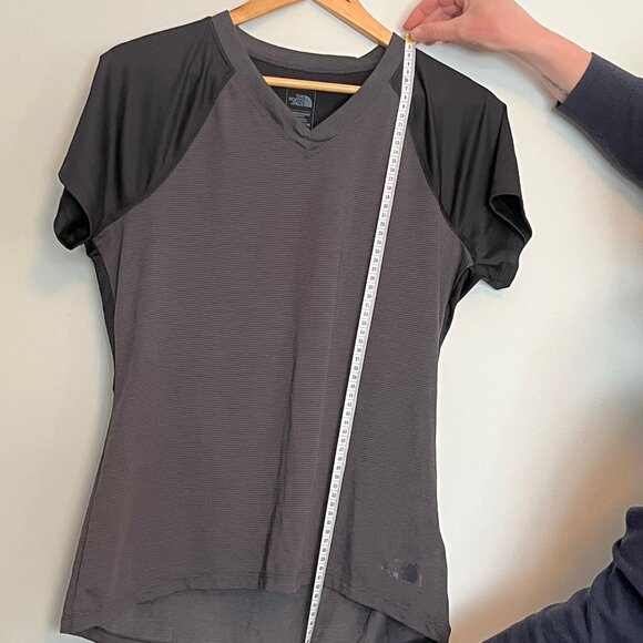 NWT. North Face. Reactor T-Shirt. Black Color. Size Medium. Womens. - Picture 9 of 9